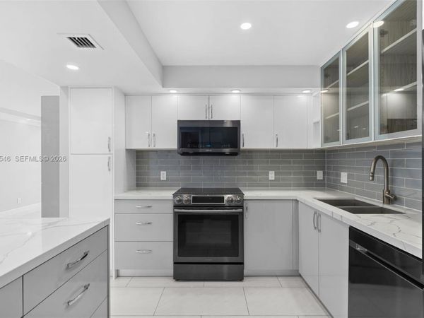 701 Three Islands Blvd, Unit 411, Hallandale Beach, FL 33009