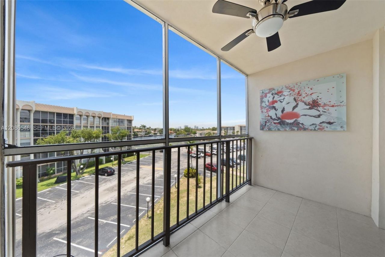 701 Three Islands Blvd, Unit 411, Hallandale Beach, FL 33009 Photo
