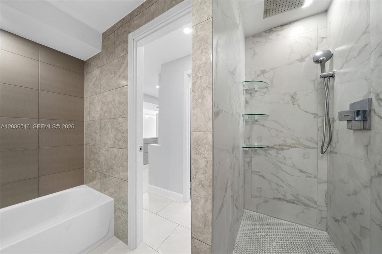 701 Three Islands Blvd, Unit 411, Hallandale Beach, FL 33009 Photo