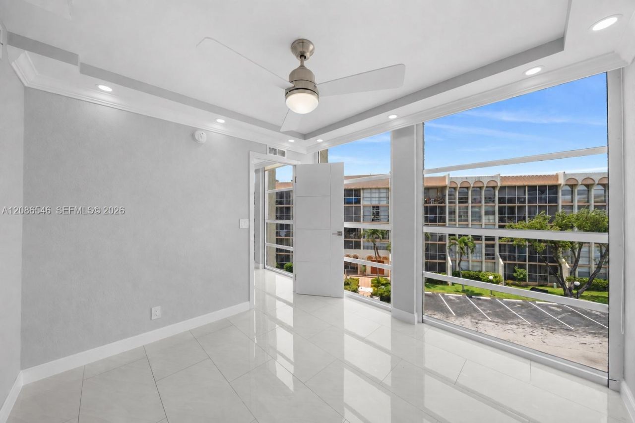 701 Three Islands Blvd, Unit 411, Hallandale Beach, FL 33009 Photo
