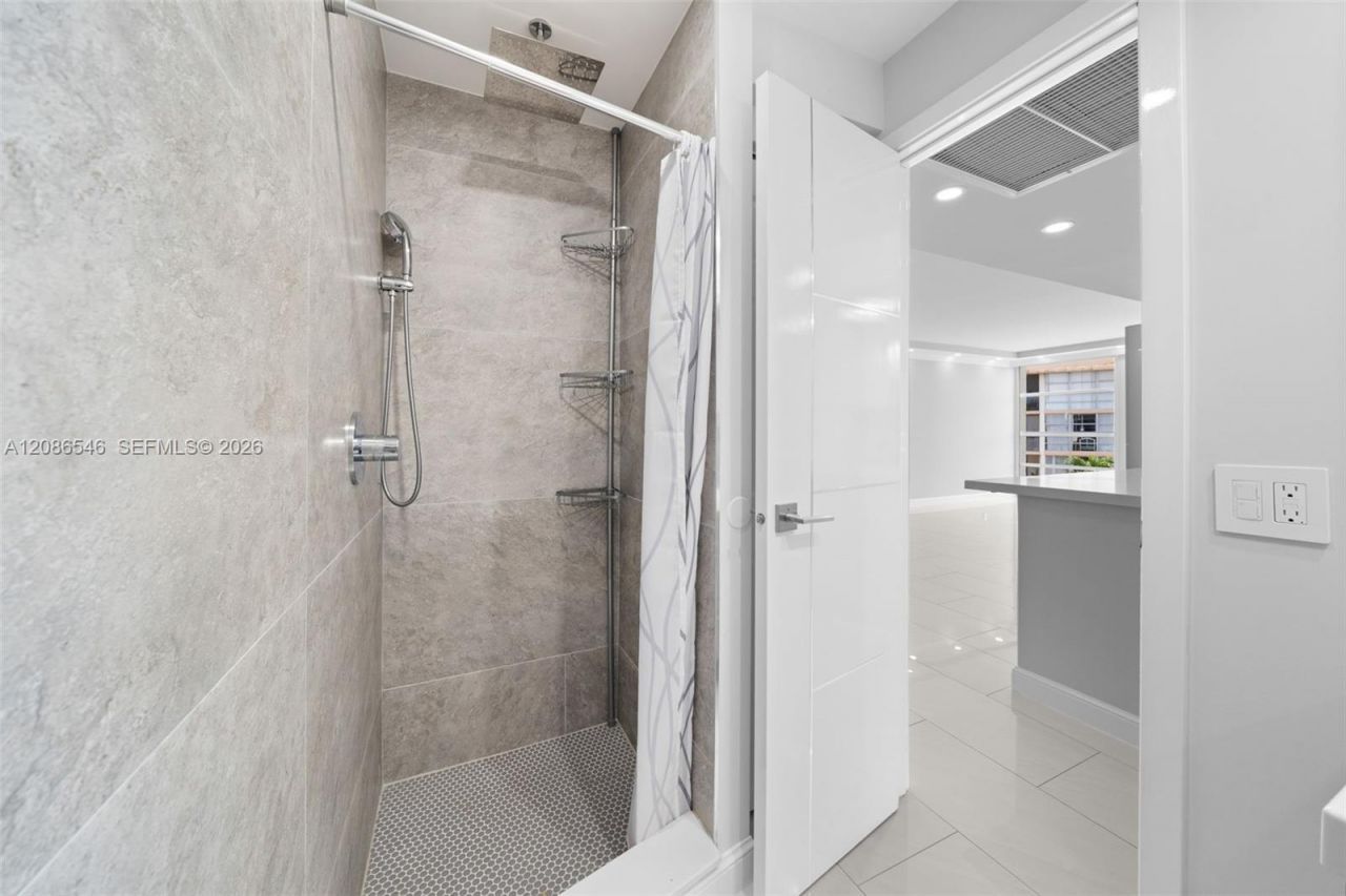 701 Three Islands Blvd, Unit 411, Hallandale Beach, FL 33009 Photo