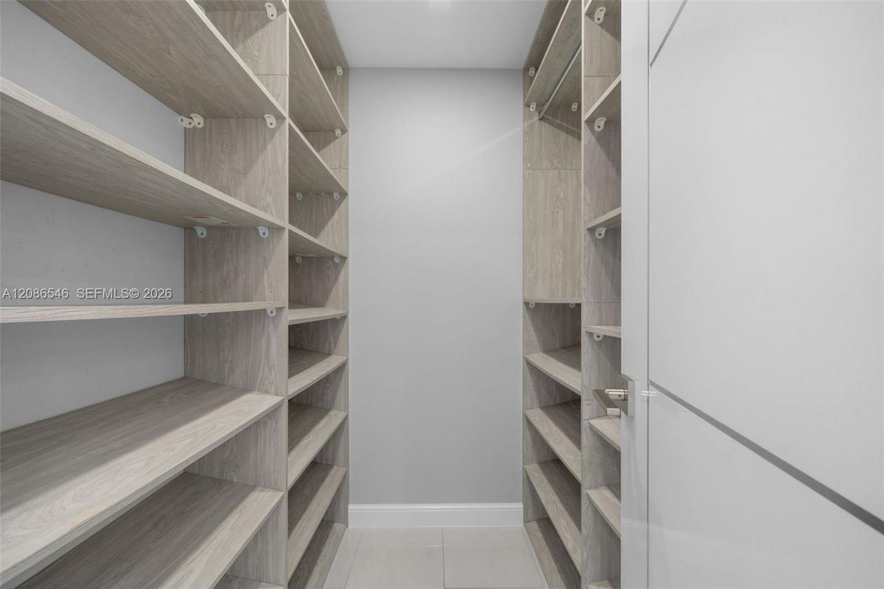 701 Three Islands Blvd, Unit 411, Hallandale Beach, FL 33009 Photo