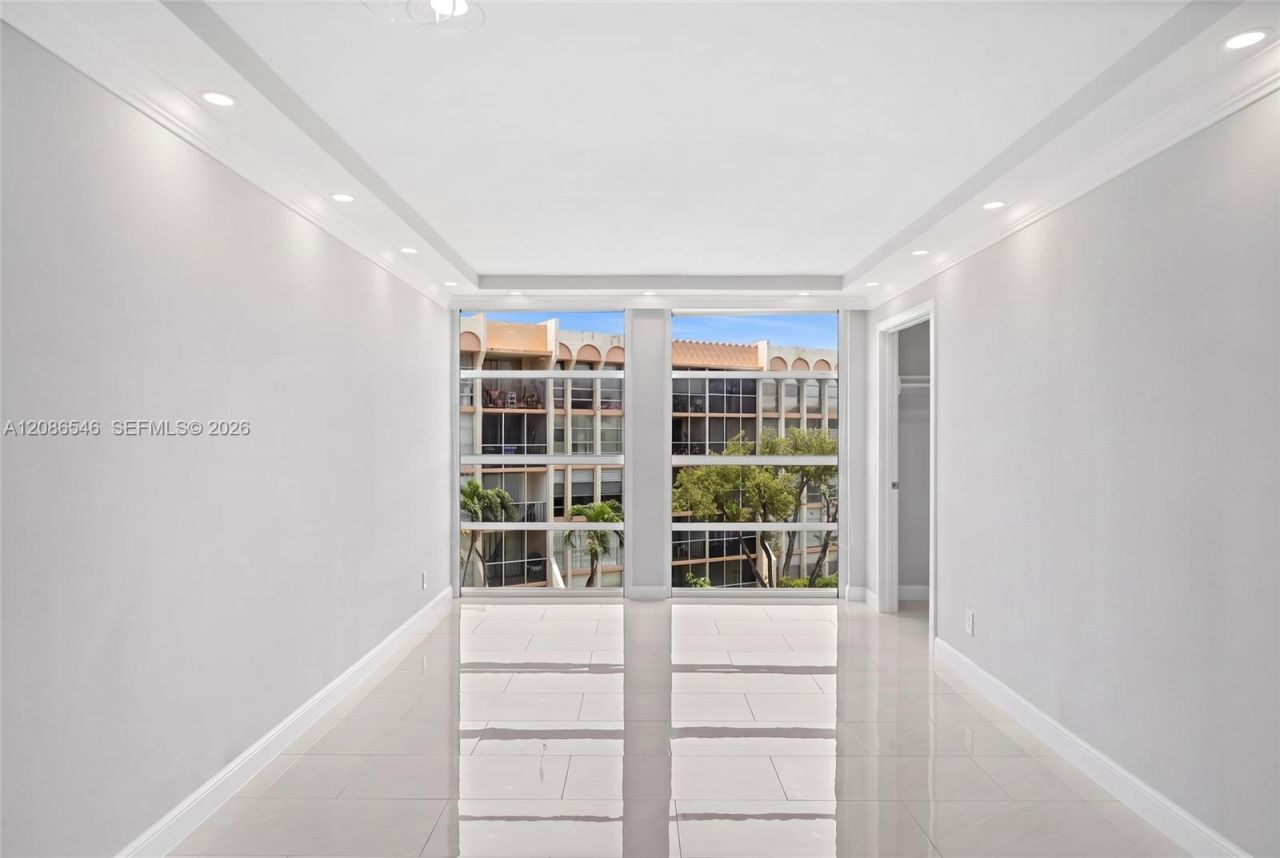 701 Three Islands Blvd, Unit 411, Hallandale Beach, FL 33009 Photo