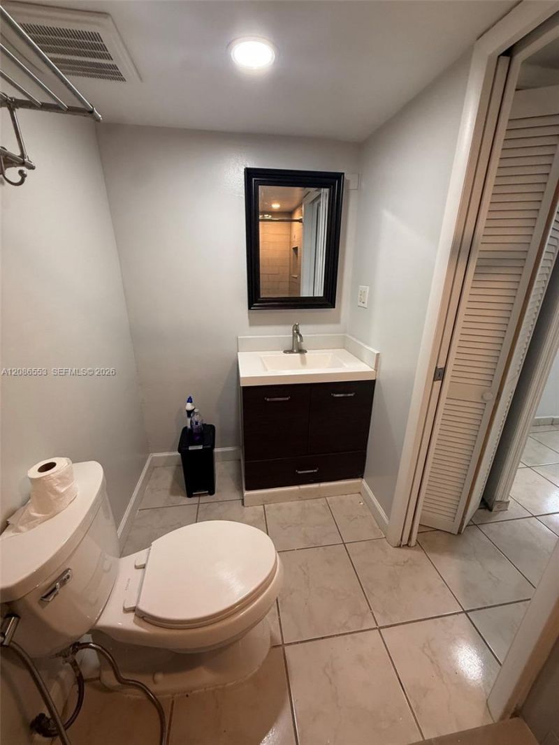 606 W 81st St, Unit 405, Hialeah, FL 33014 Photo