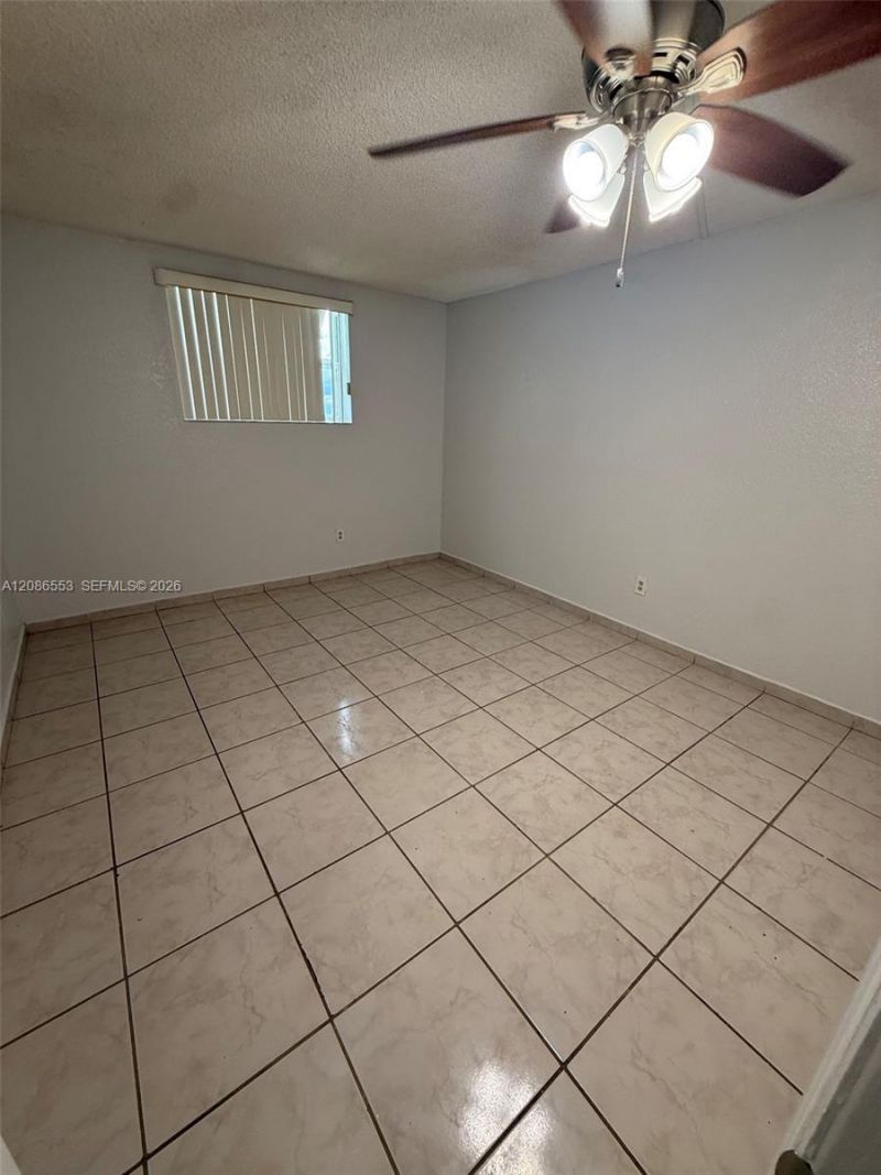 606 W 81st St, Unit 405, Hialeah, FL 33014 Photo