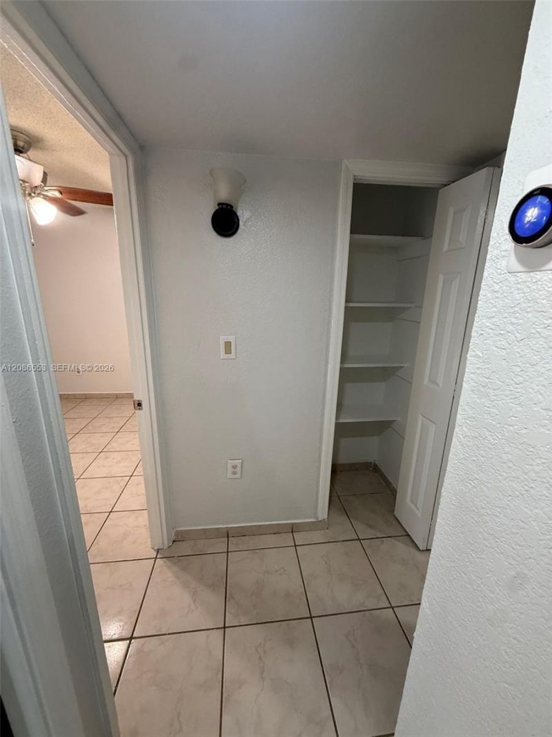 606 W 81st St, Unit 405, Hialeah, FL 33014 Photo