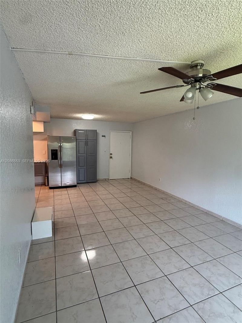 606 W 81st St, Unit 405, Hialeah, FL 33014 Photo