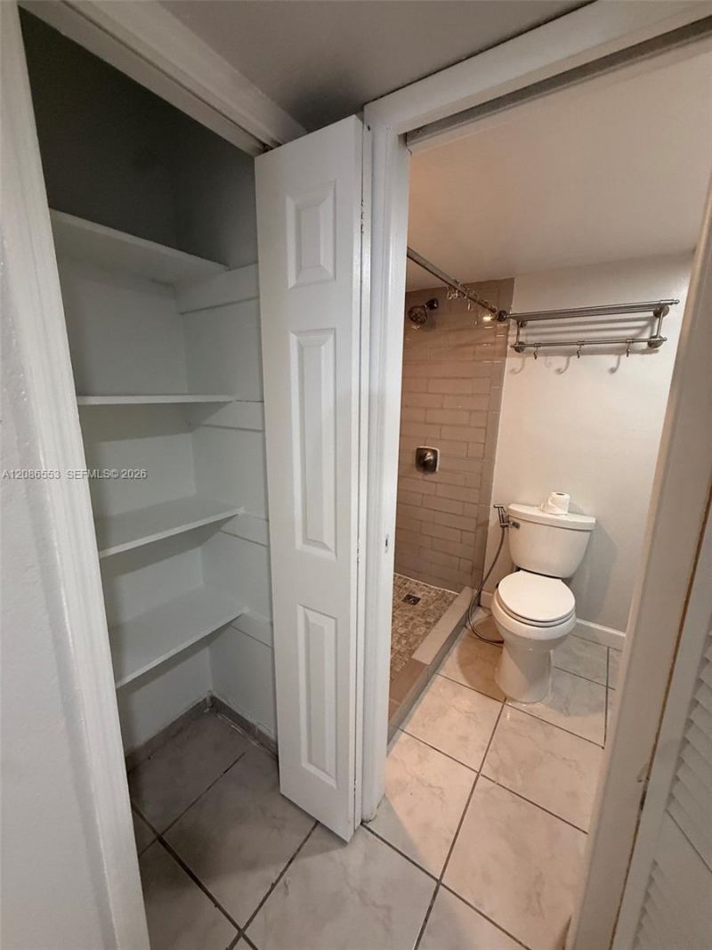 606 W 81st St, Unit 405, Hialeah, FL 33014 Photo