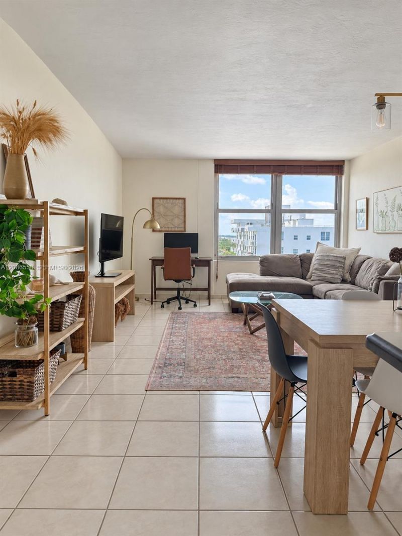 2899 Collins Ave, Unit 1508, Miami Beach, FL 33140 Photo