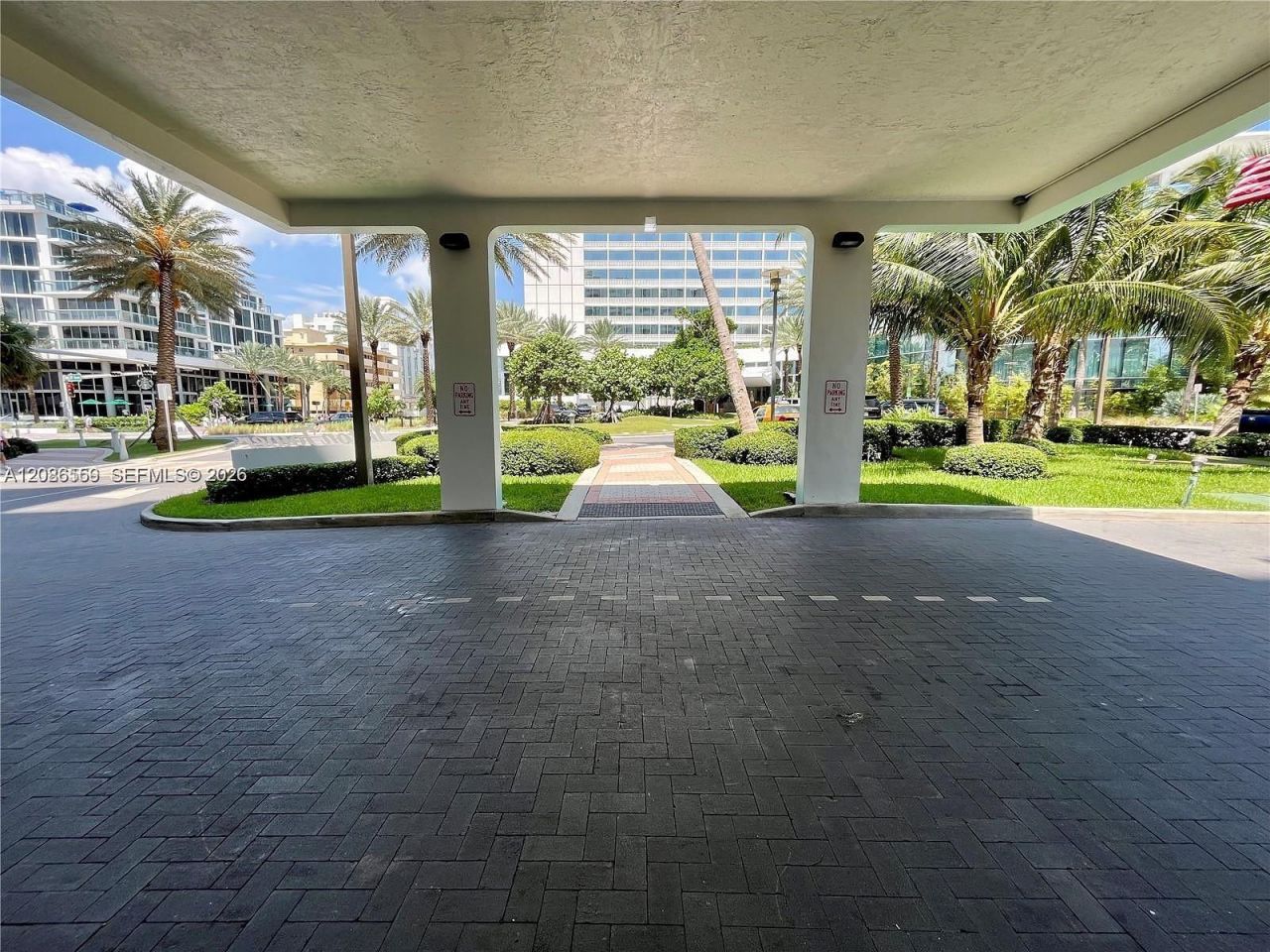 2899 Collins Ave, Unit 1508, Miami Beach, FL 33140 Photo
