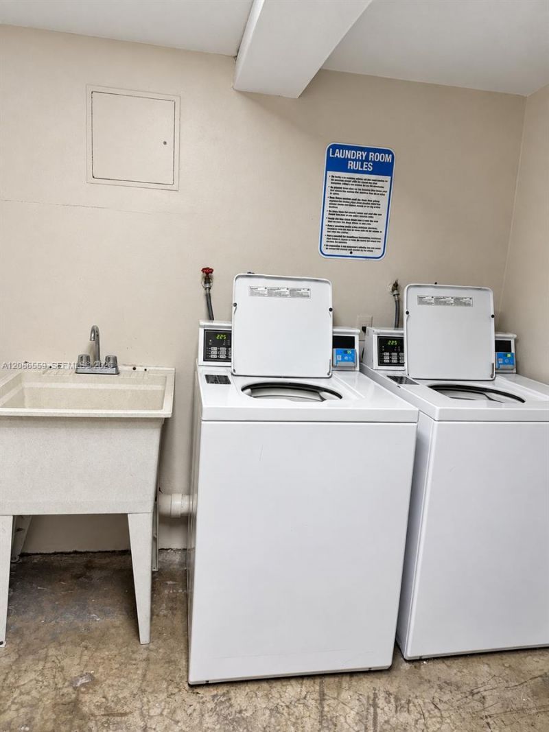 2899 Collins Ave, Unit 1508, Miami Beach, FL 33140 Photo