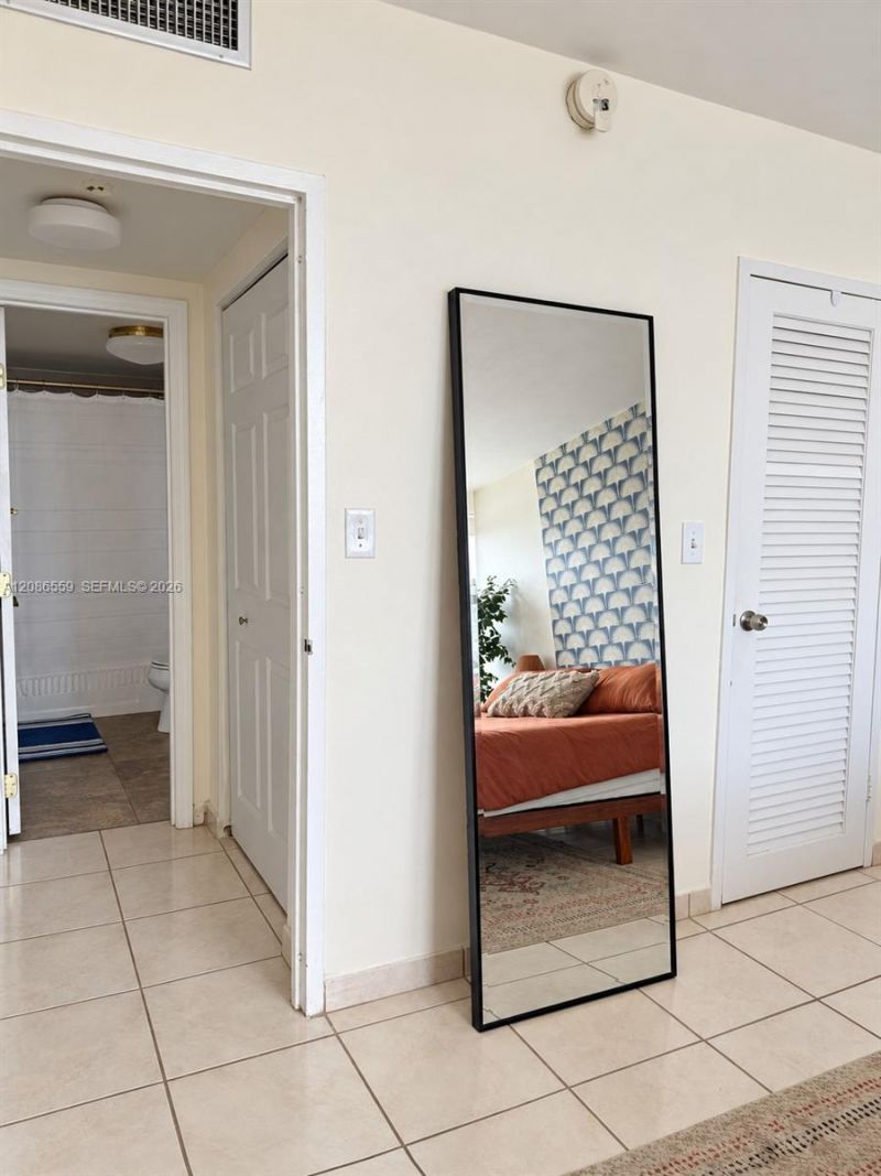 2899 Collins Ave, Unit 1508, Miami Beach, FL 33140 Photo