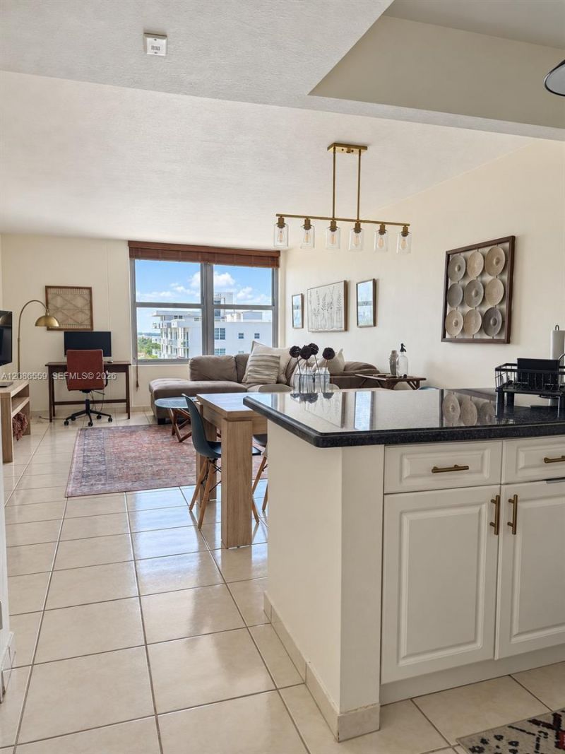 2899 Collins Ave, Unit 1508, Miami Beach, FL 33140 Photo