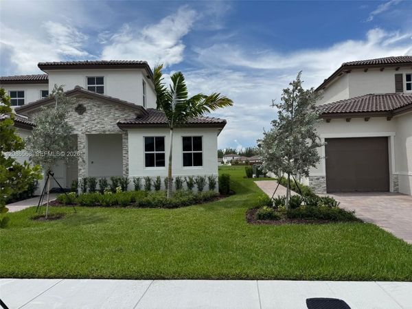 2404 SE 29th Dr , Homestead, FL 33035