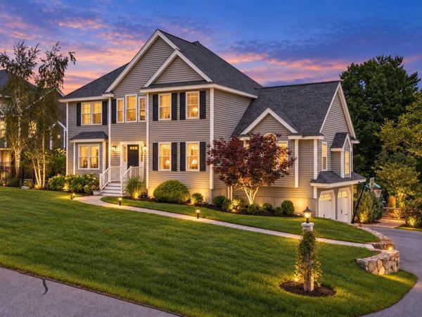 1 Poplar Hill Cir, Merrimac, MA 01860