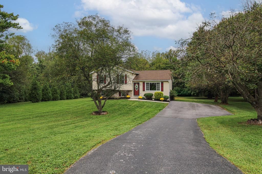 13 FOXTAIL COURT, SHREWSBURY, PA 17361