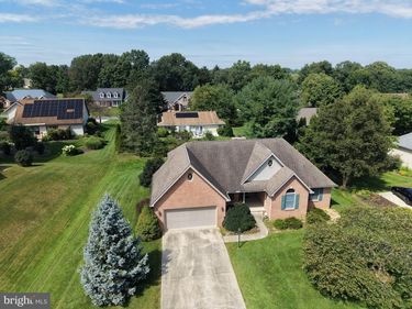 6952 FAIRWAY OAKS, FAYETTEVILLE, PA 17222
