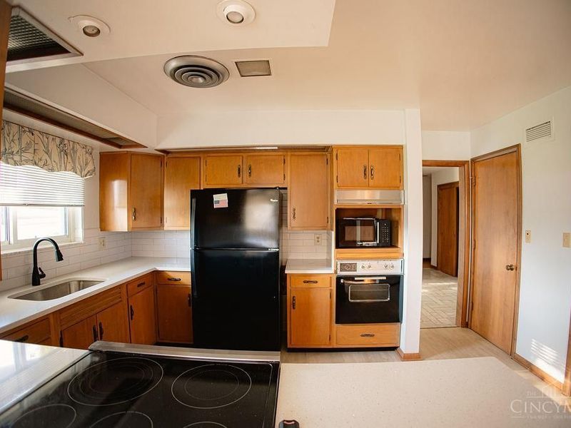1600 N Breiel Boulevard, Middletown, OH 45042 Photo 7