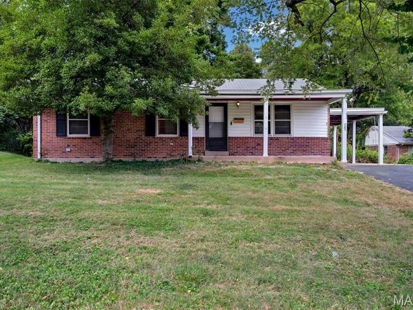 705 Palace Court , St Louis, MO 63135