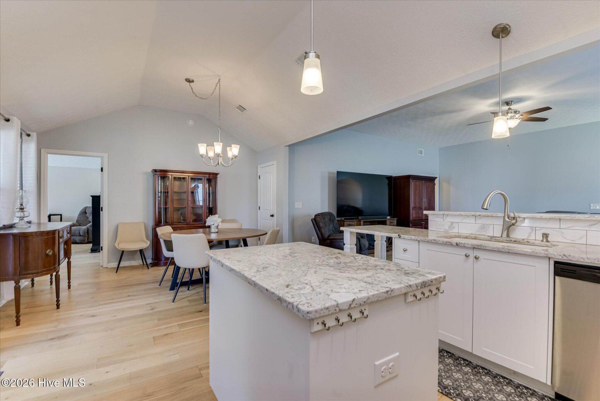 601 Raleigh Drive Photo 14