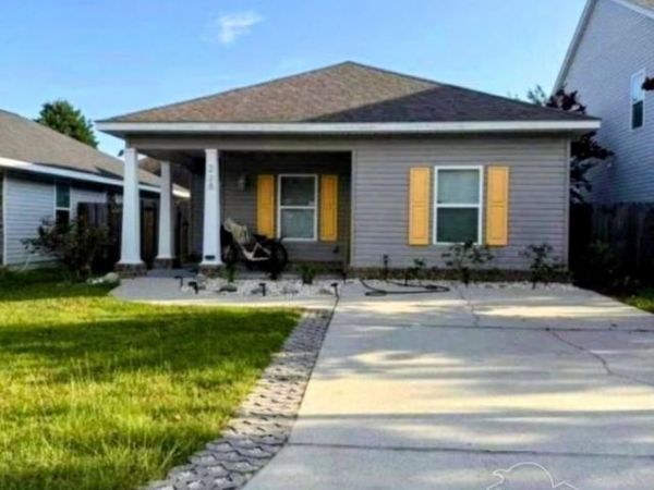 238 Cottage View Dr, Pensacola, FL 32507