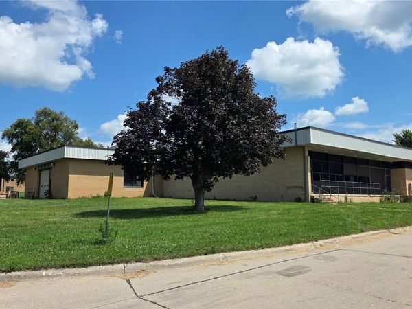 1002 G Avenue, Vinton, IA 52349