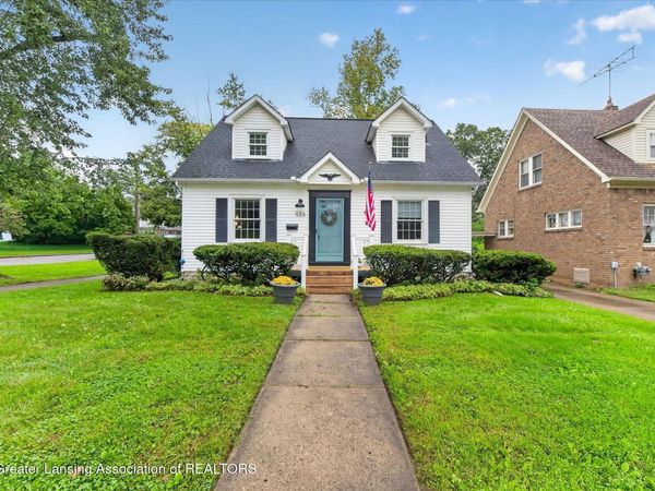 526 W Crane Street, Howell, MI 48843