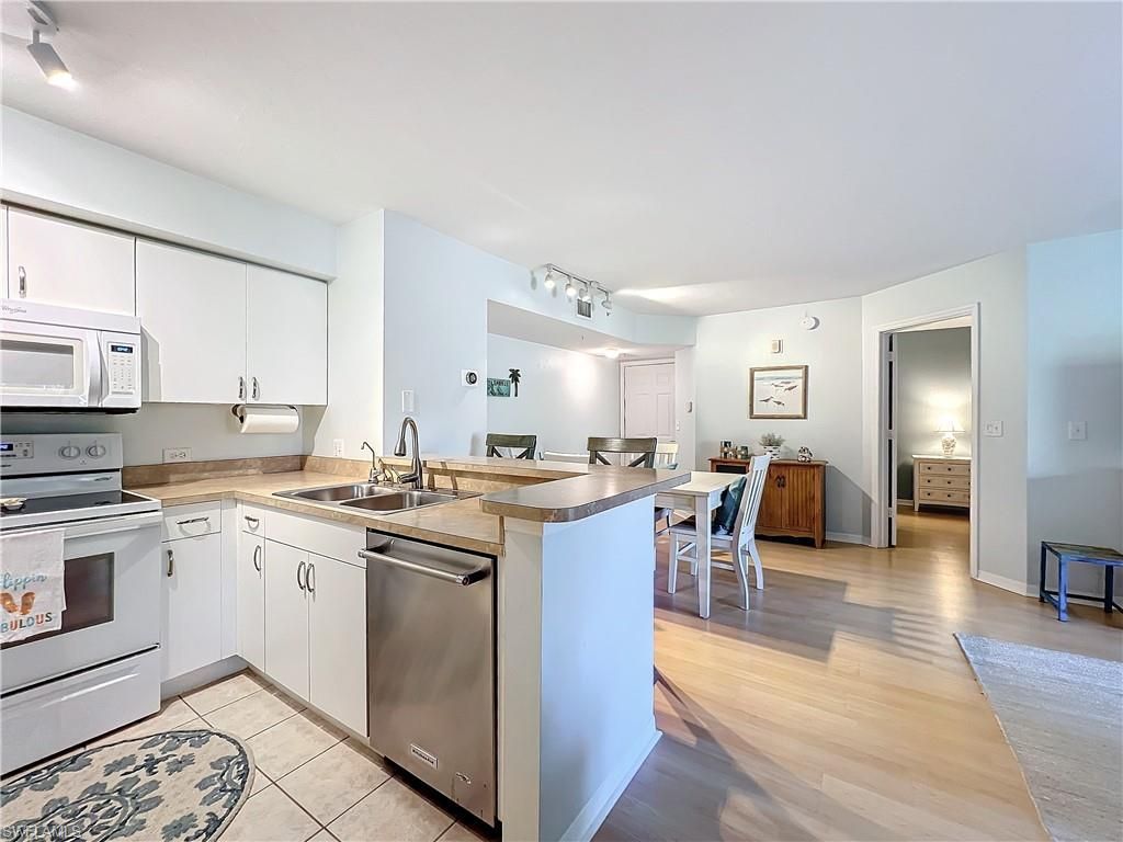 8930 Colonnades Ct E, Unit 626, Bonita Springs, FL 34135 Photo
