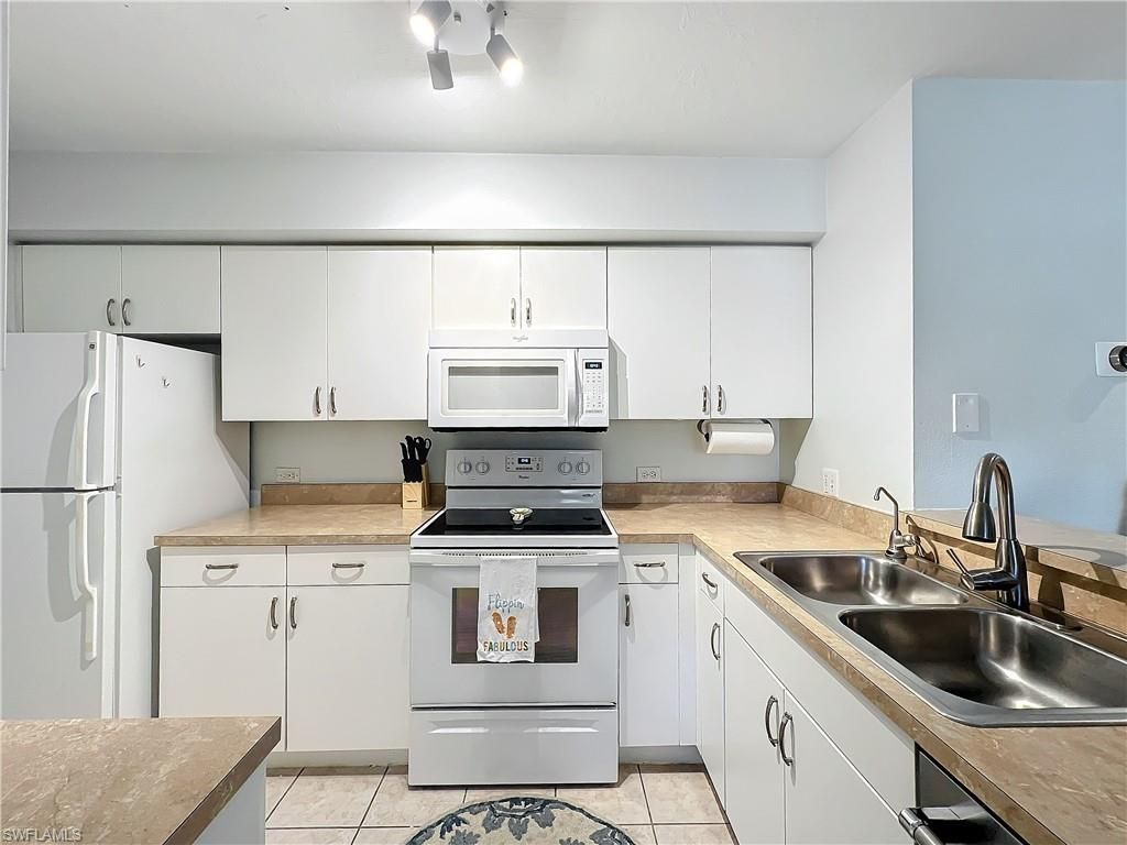 8930 Colonnades Ct E, Unit 626, Bonita Springs, FL 34135 Photo