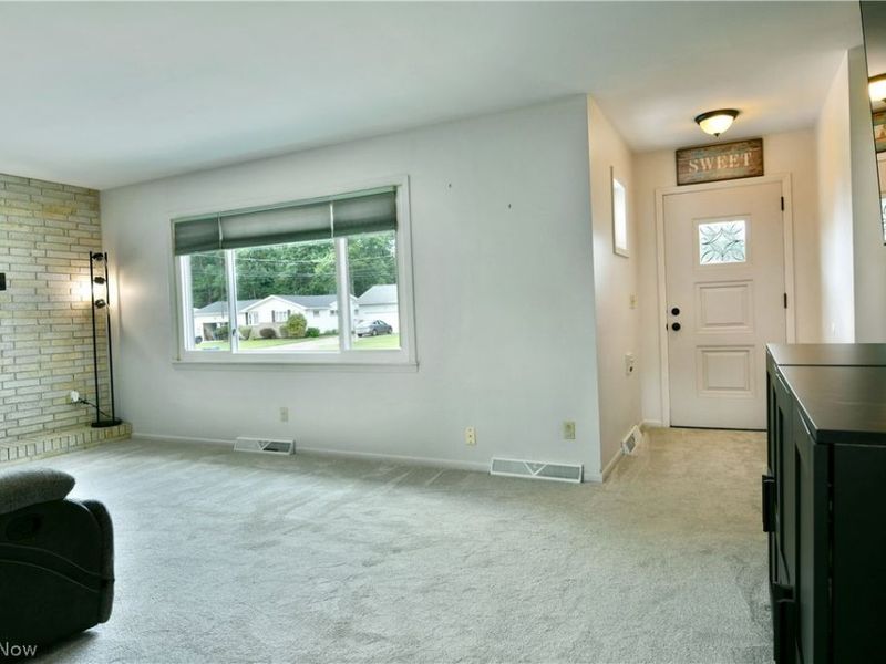 1177 Woodlawn Avenue, Girard, OH 44420 Photo 12