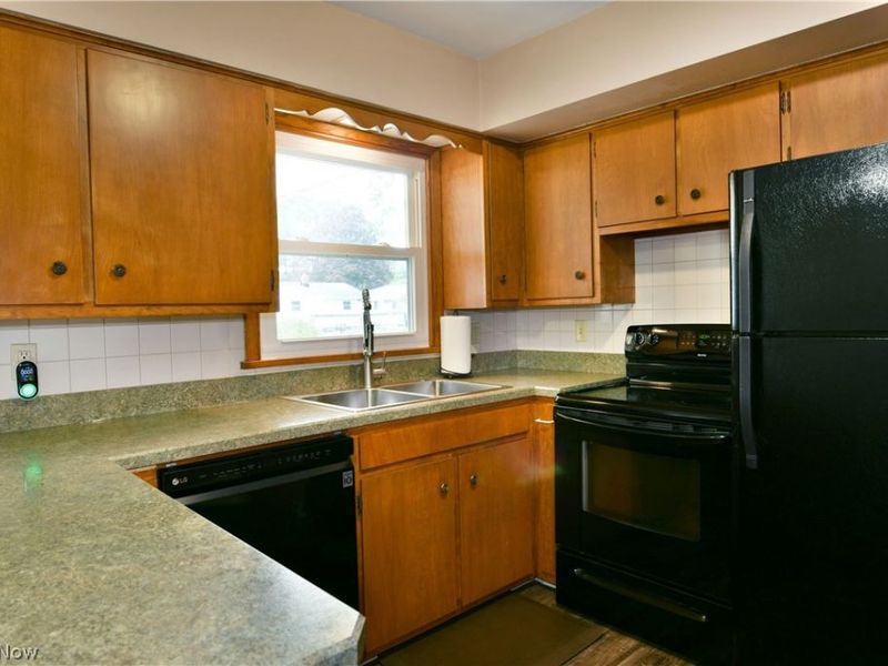 1177 Woodlawn Avenue, Girard, OH 44420 Photo 22