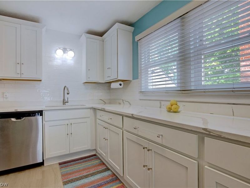 568 Darlington Drive, Bedford, OH 44146 Photo 13