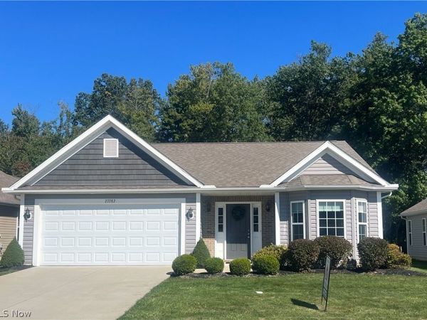 27282 Emerald Oval N, Olmsted Twp, OH 44138