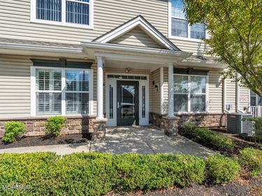 712 Mill Pond Way, Unit 112, Eatontown, NJ 07724