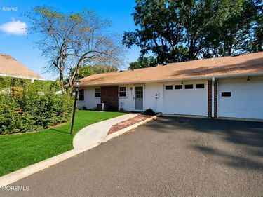 831B Inverness Court, Lakewood, NJ 08701