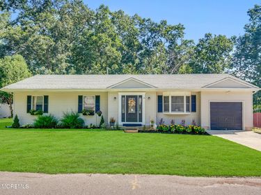 18 Phyllis Street, Browns Mills, NJ 08015