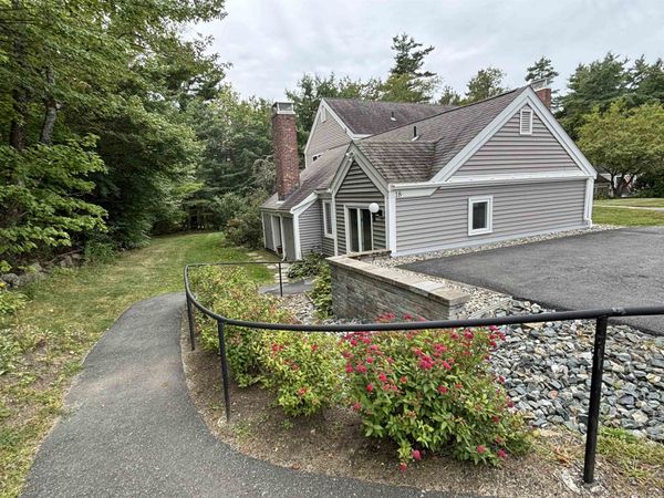 18 Hilltop Place, Unit 18, New London, NH 03257