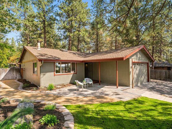 1940 SW Forest Ridge Avenue, Bend, OR 97702
