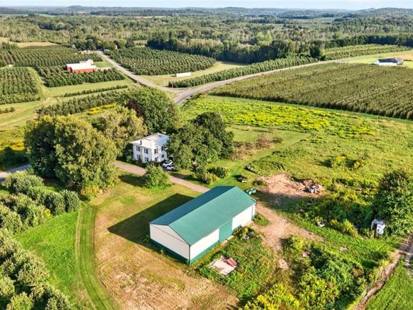 5529 S Centenary Road, Williamson, NY 14589