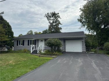 7878 Sagamore Drive N, Liverpool, NY 13090