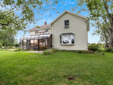 5166 William Street , Lancaster, NY 14086