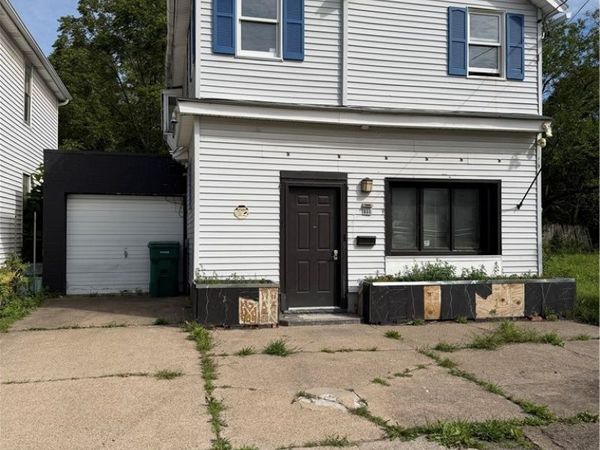 958 Ontario Avenue, Niagara Falls, NY 14305