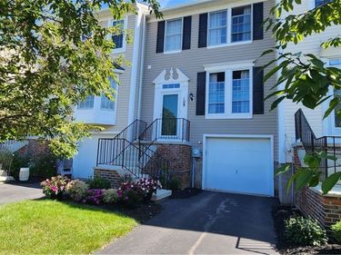 108 Courtshire Lane, Penfield, NY 14526