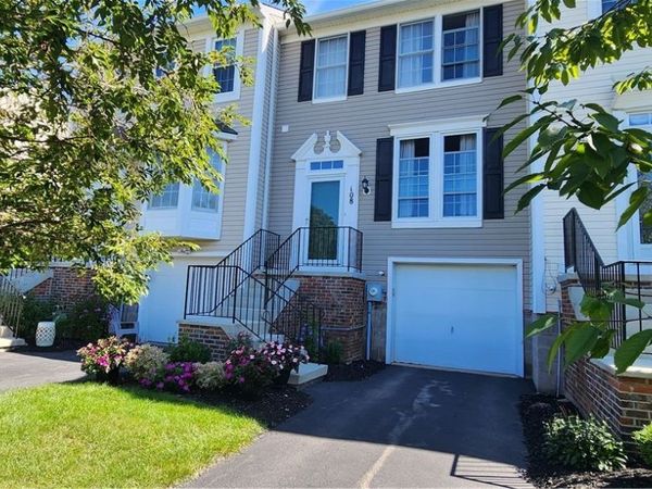 108 Courtshire Lane, Penfield, NY 14526