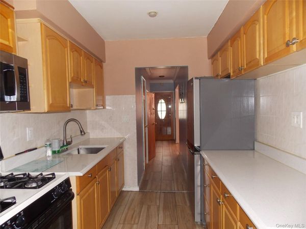 2927 Throop Avenue , Bronx, NY 10469