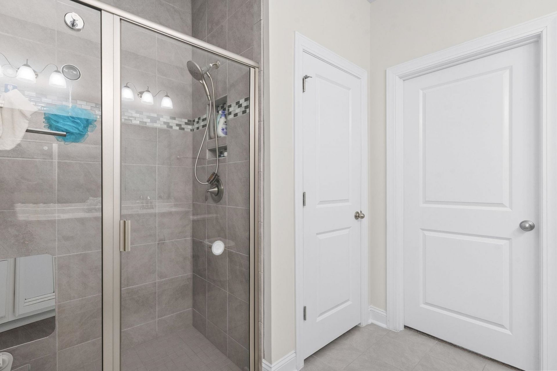 2405 Thoroughfare Dr. Photo 12