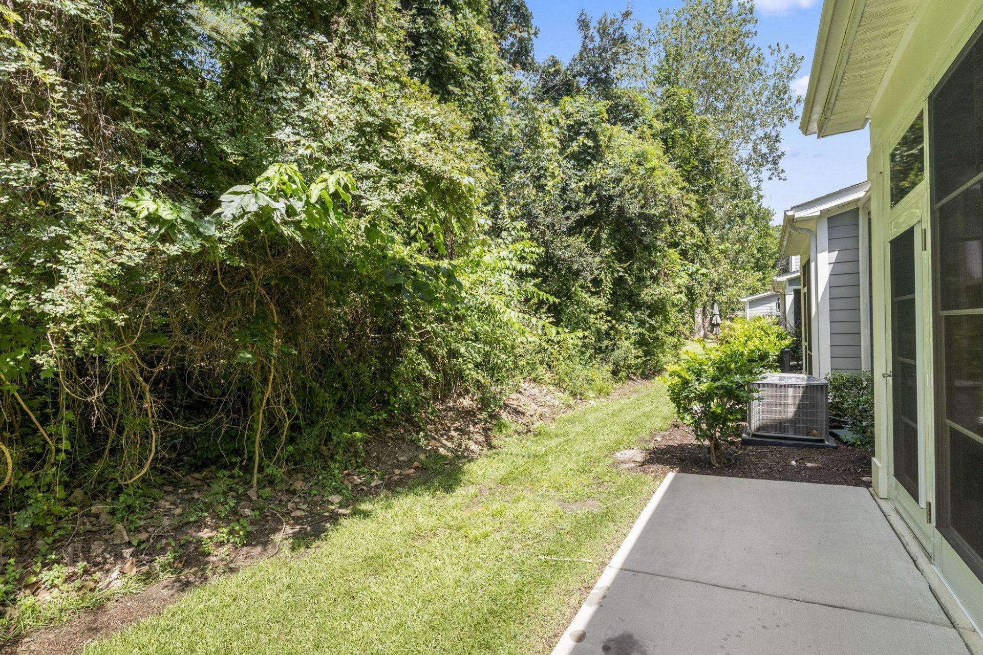 2405 Thoroughfare Dr. Photo 31