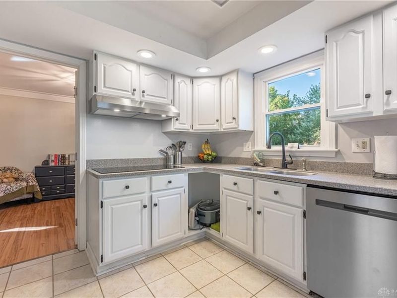 7425 Heatherwood Court, Washington Township, OH 45459 Photo 9