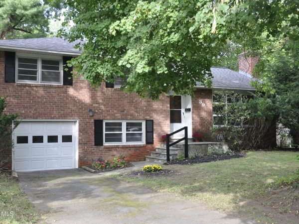 39 Wellington Road, Delmar, NY 12054