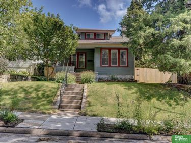 2829 S 33rd Street, Omaha, NE 68105